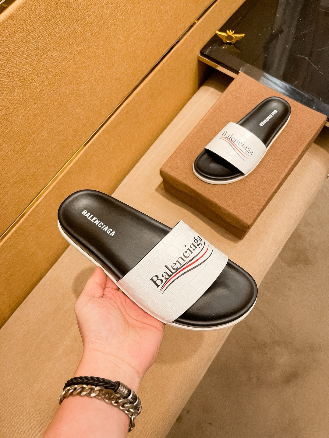 발렌시아가 남자 슬리퍼