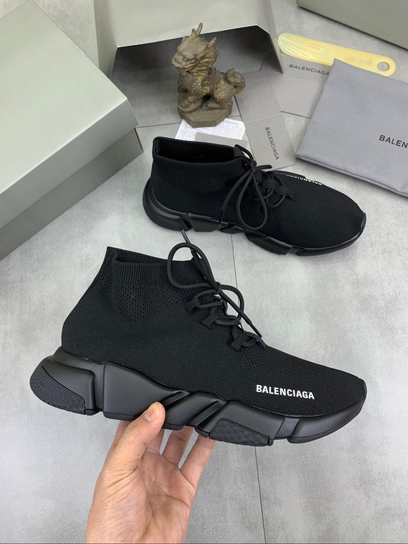 발렌시아가 스피드러너 남녀공용 신발 운동화