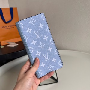 루이비통 남자 장지갑 M14110