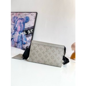 루이비통 M81115 남자가방