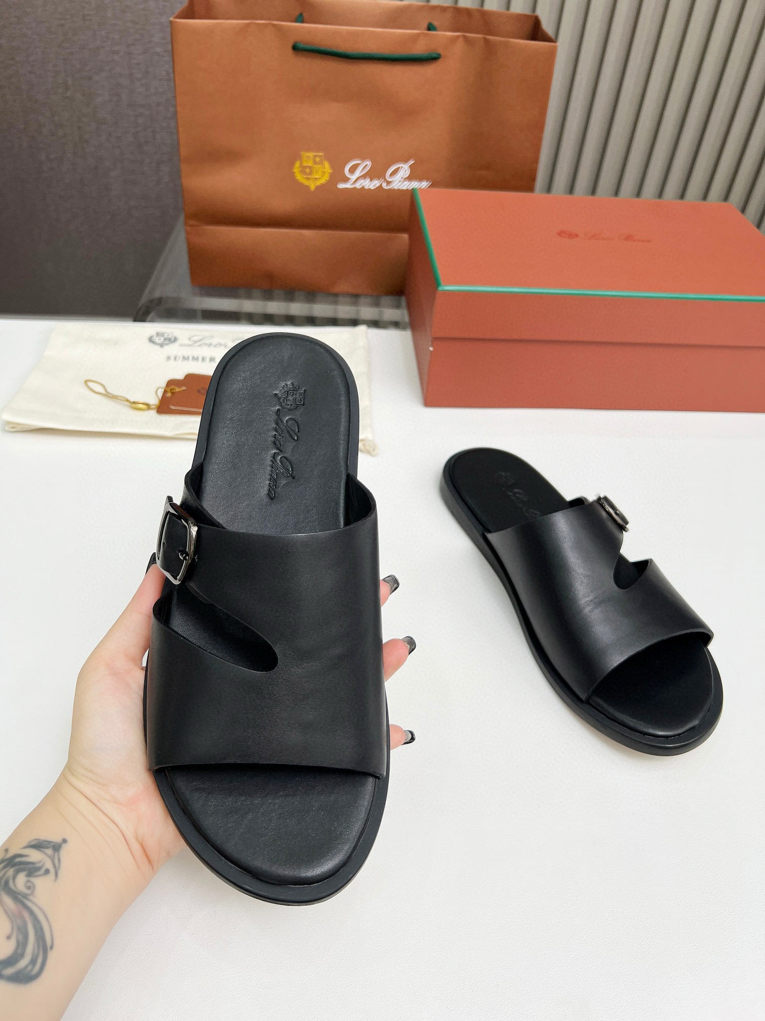 로로피아나 남자 슬리퍼