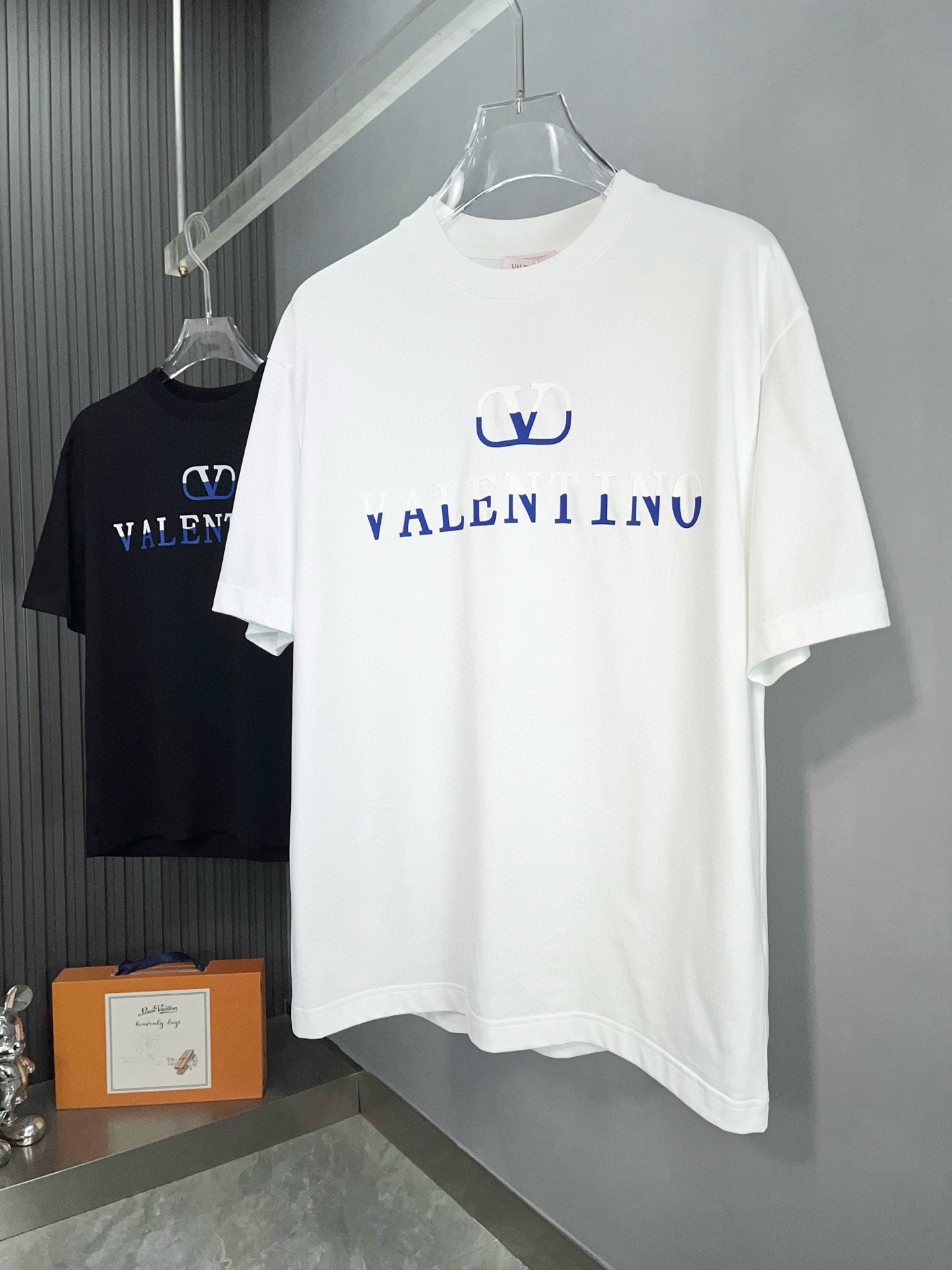 발렌티노 남자 반팔티