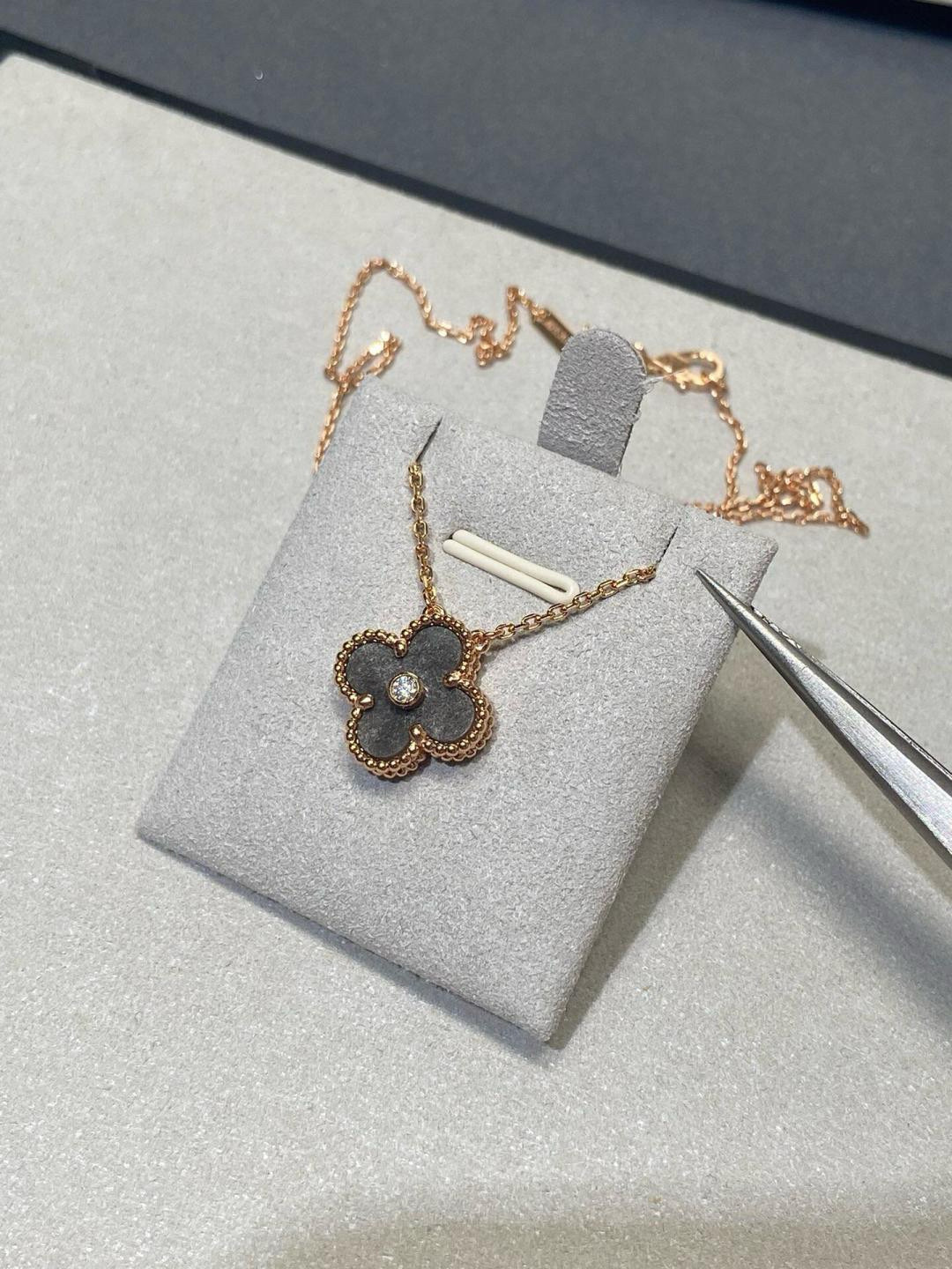 반클리프앤아펠 목걸이