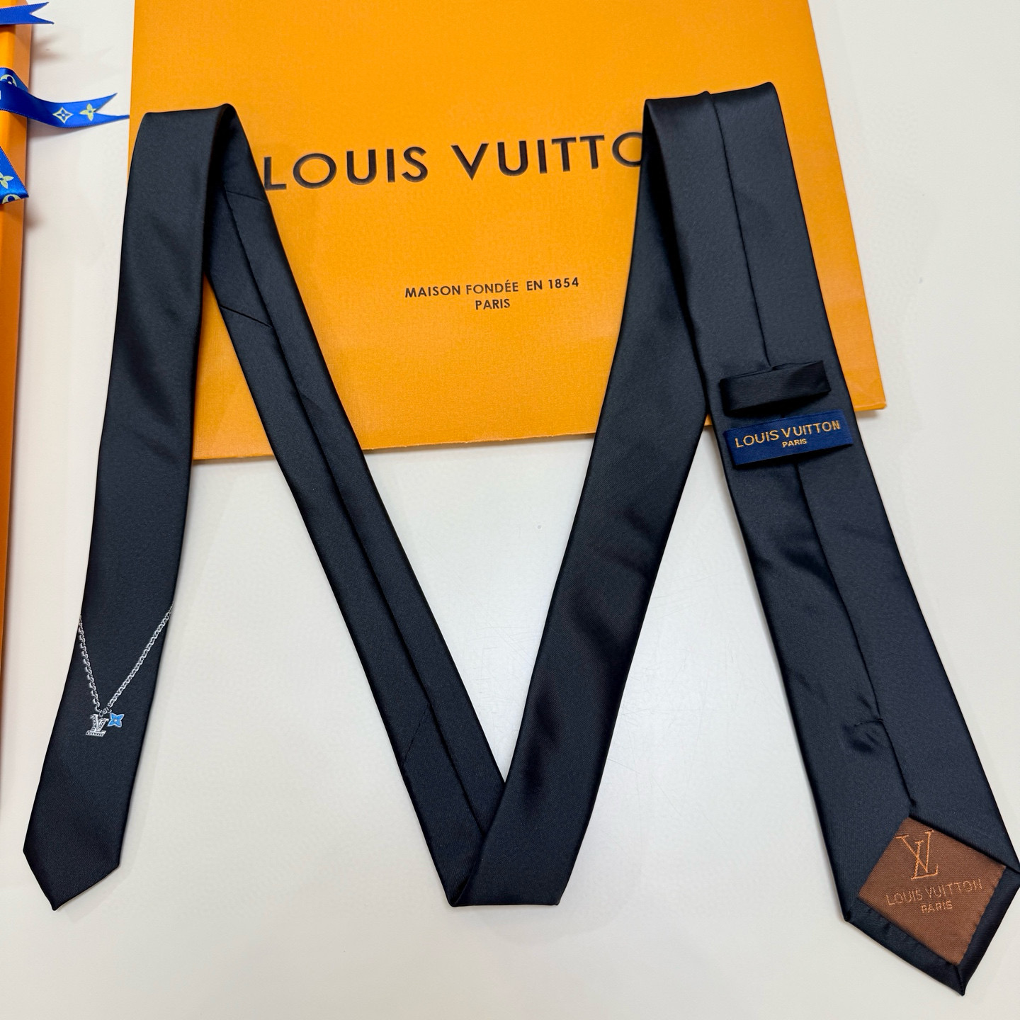 루이비통 넥타이