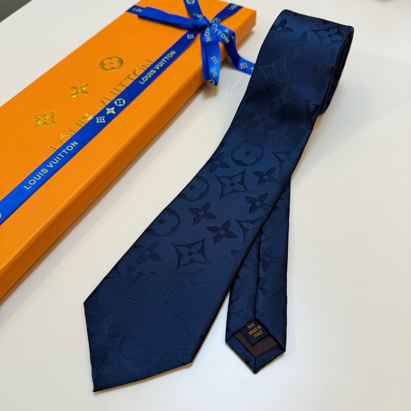 루이비통 넥타이
