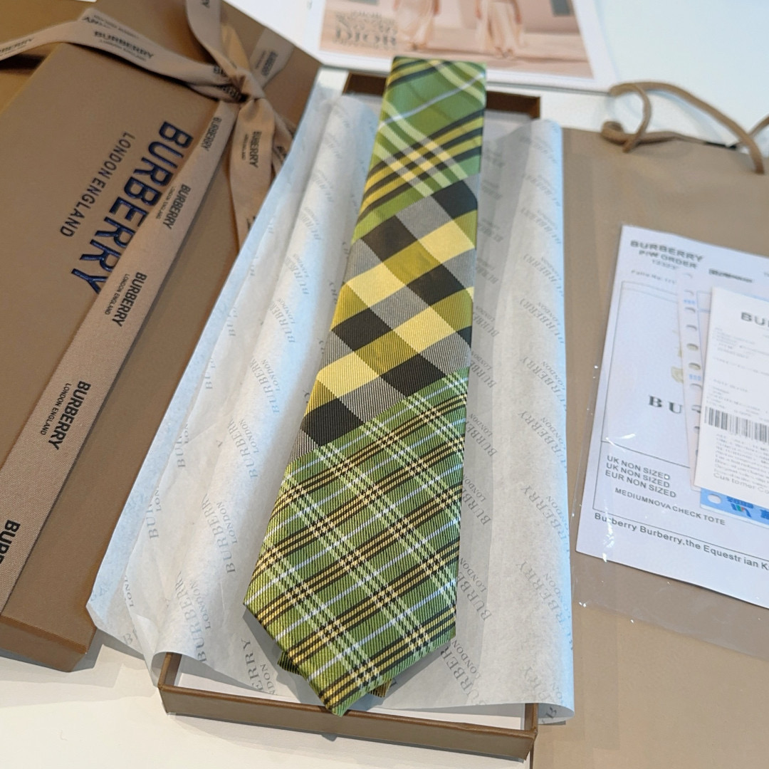버버리 넥타이
