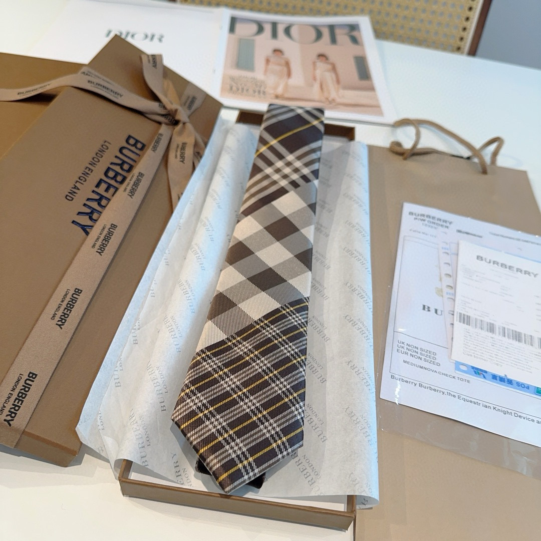 버버리 넥타이