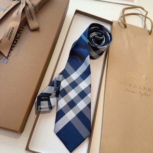 버버리 넥타이
