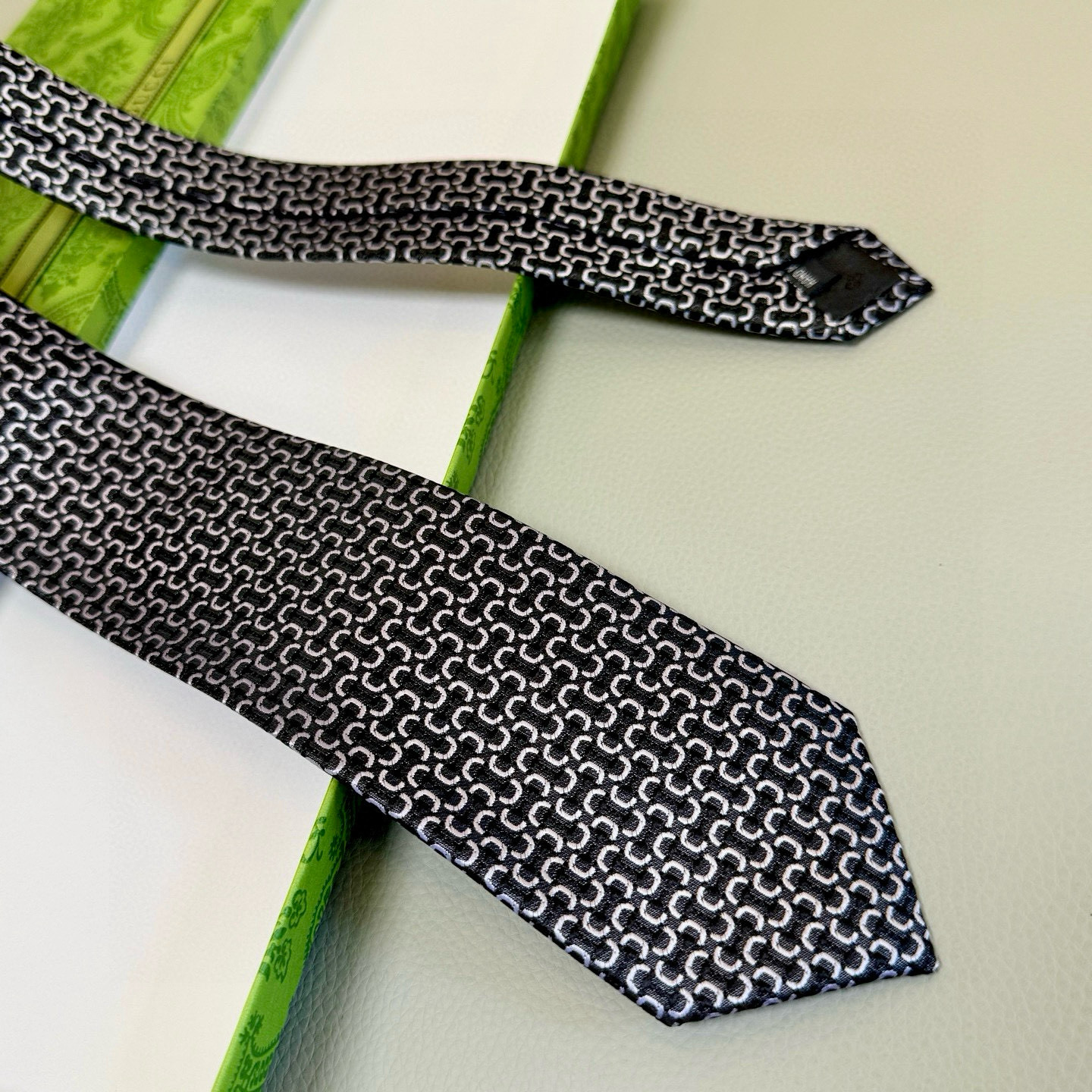 에르메스 넥타이