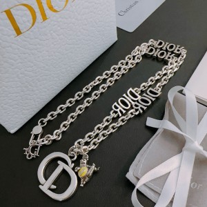 디올 목걸이