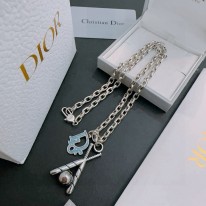디올 목걸이