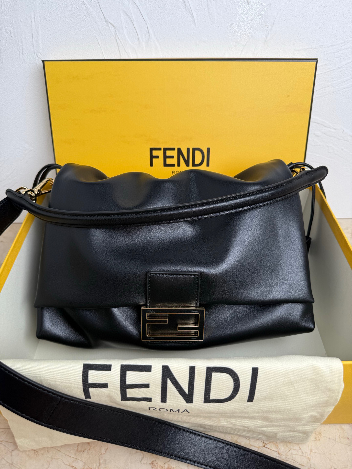 펜디 여자가방 8832