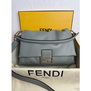 펜디 여자가방 8832