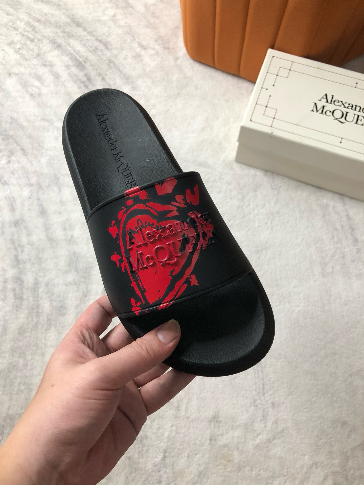 알렉산더 맥퀸 남녀공용 슬리퍼