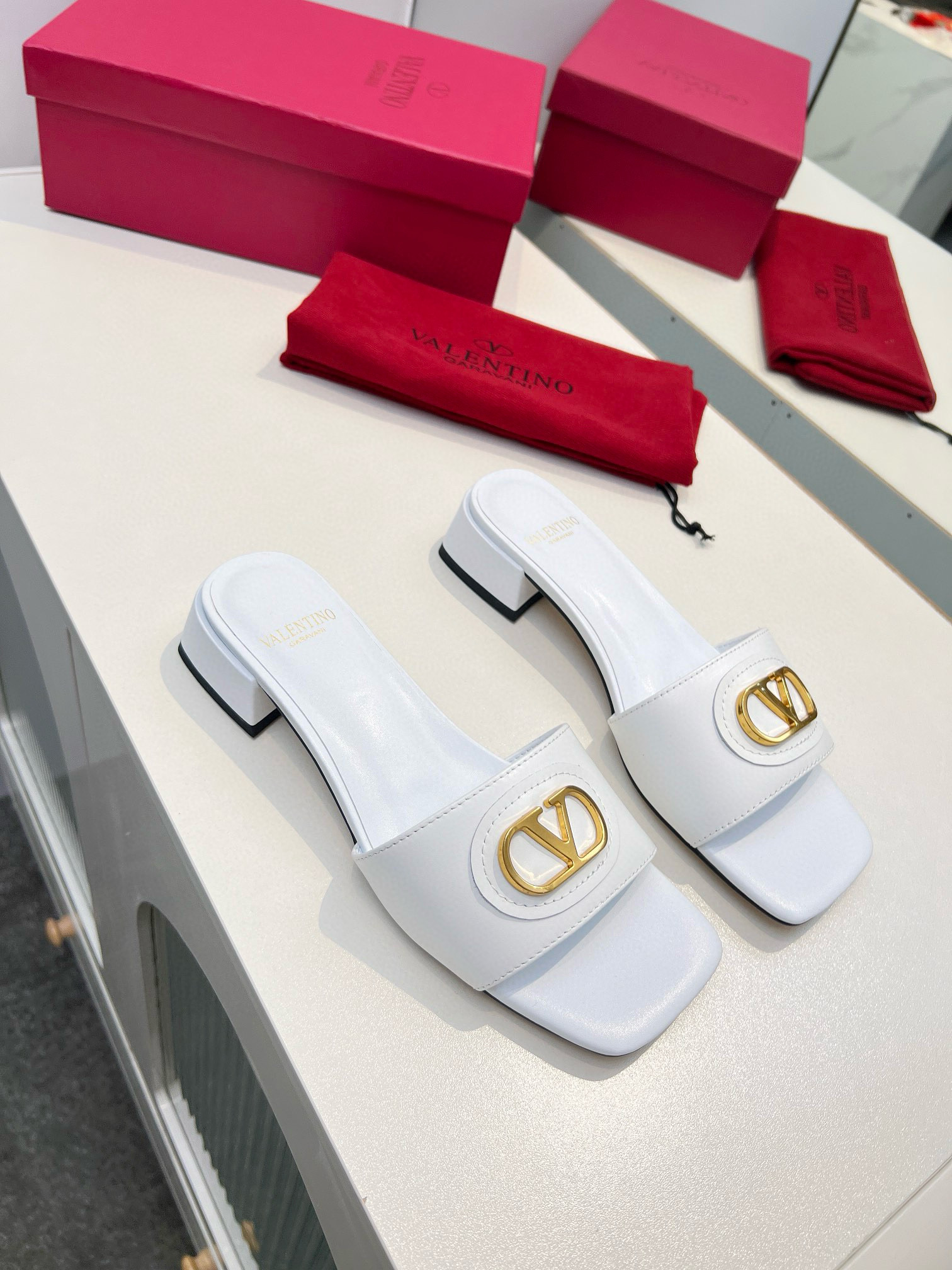 발렌티노 3cm 여자 슬리퍼