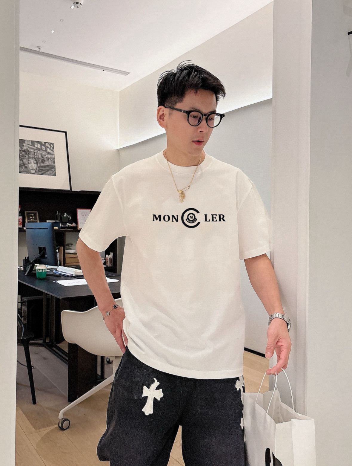 몽*** 남자 반팔티