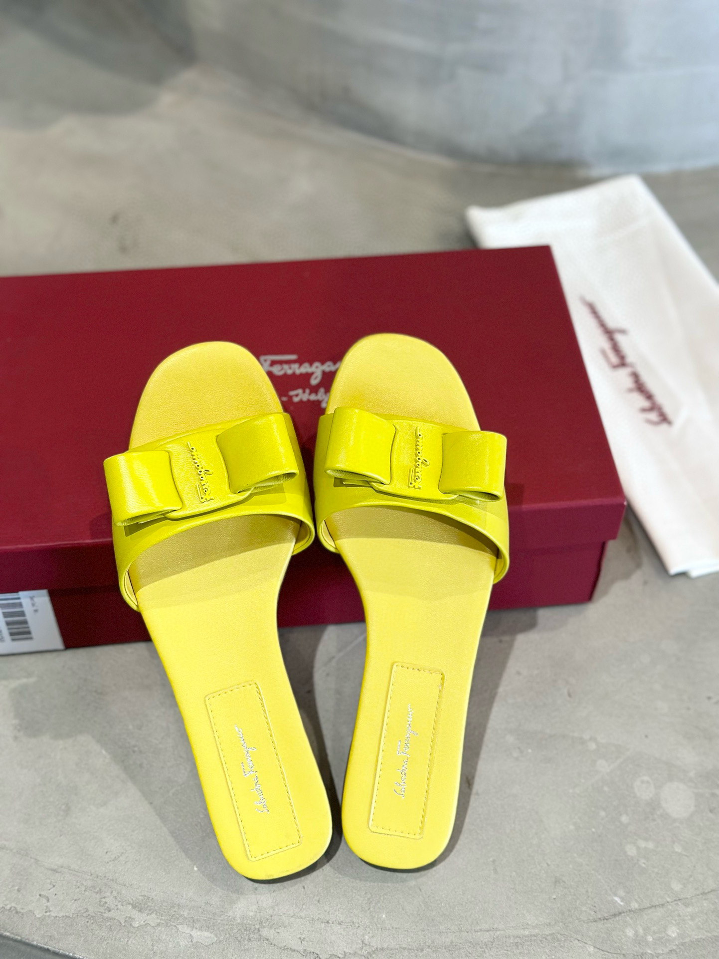 페라가모 여자 슬리퍼