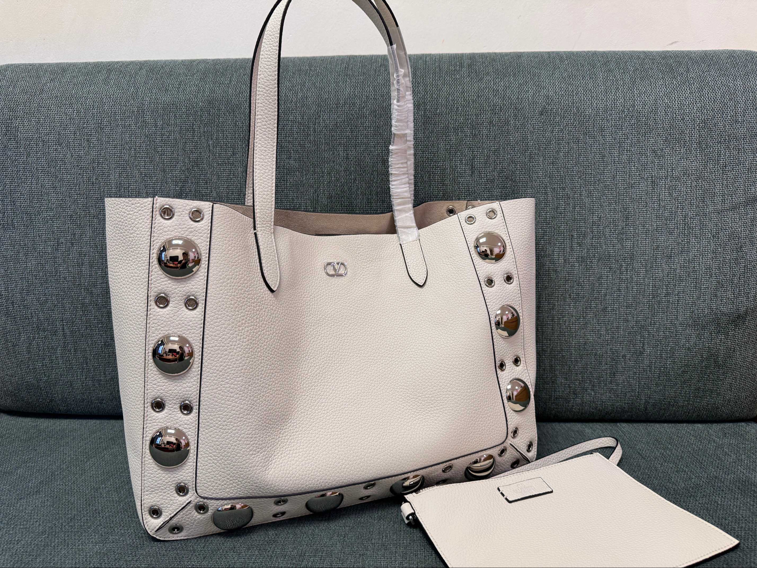 발렌티노 가라바니 토트백 여자가방  3177