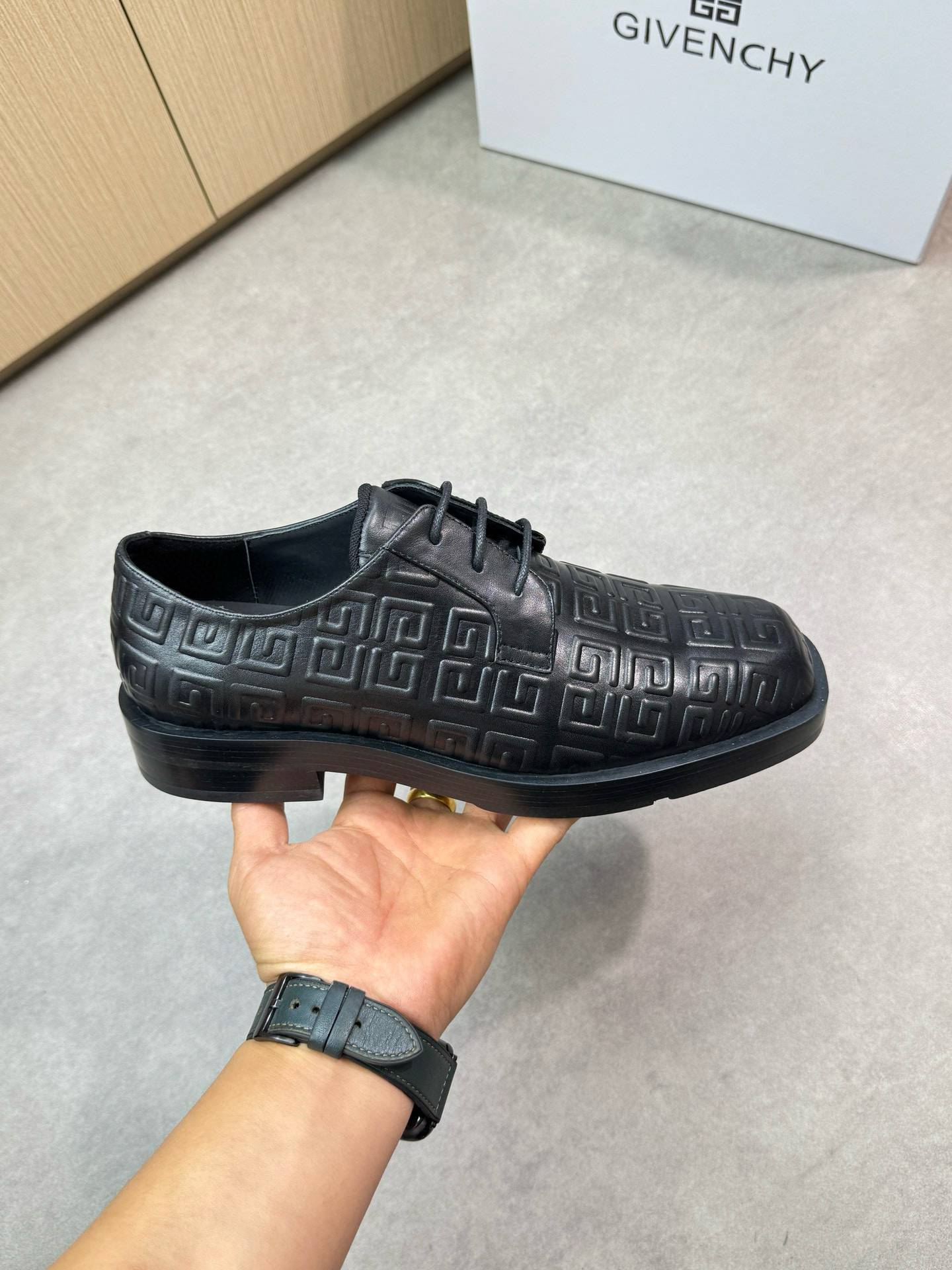 지방시 남자 구두