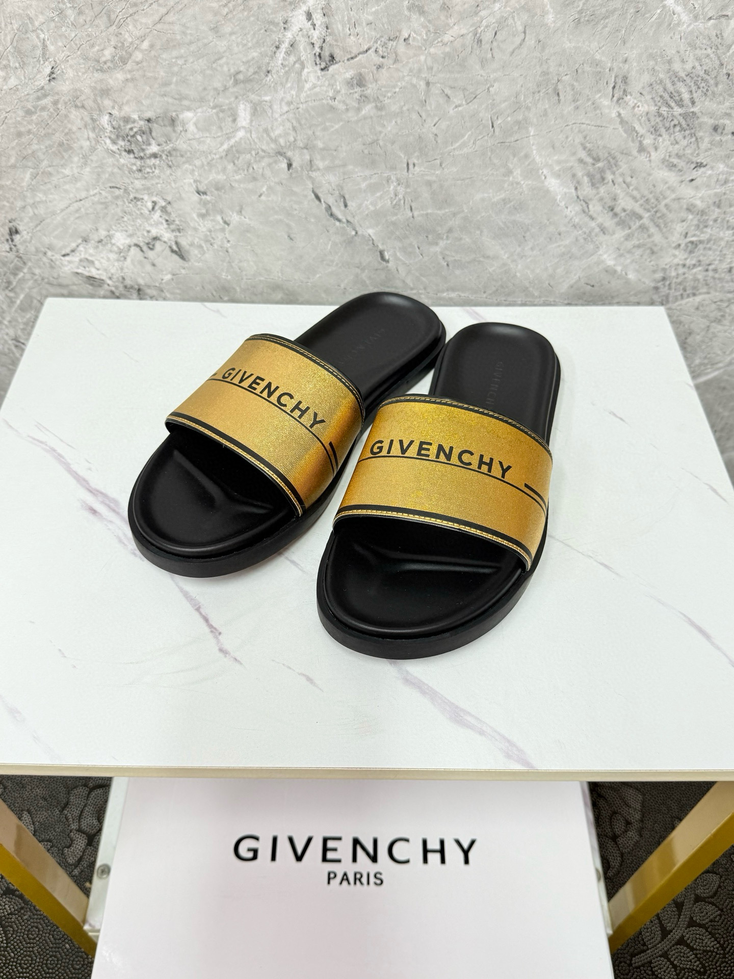 지방시 남자 슬리퍼