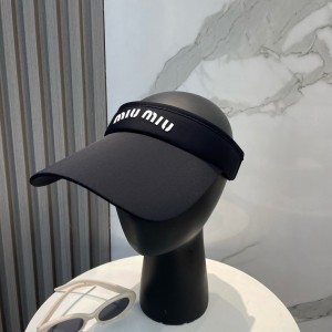 미우미우 모자