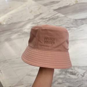 미우미우 모자