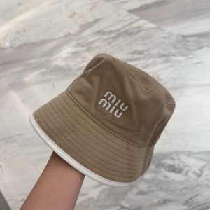 미우미우 모자