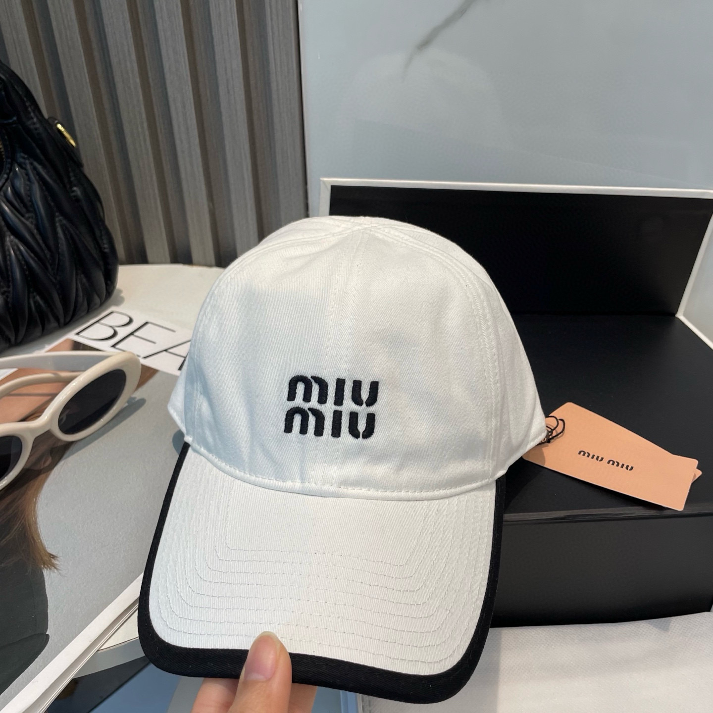 미우미우 모자