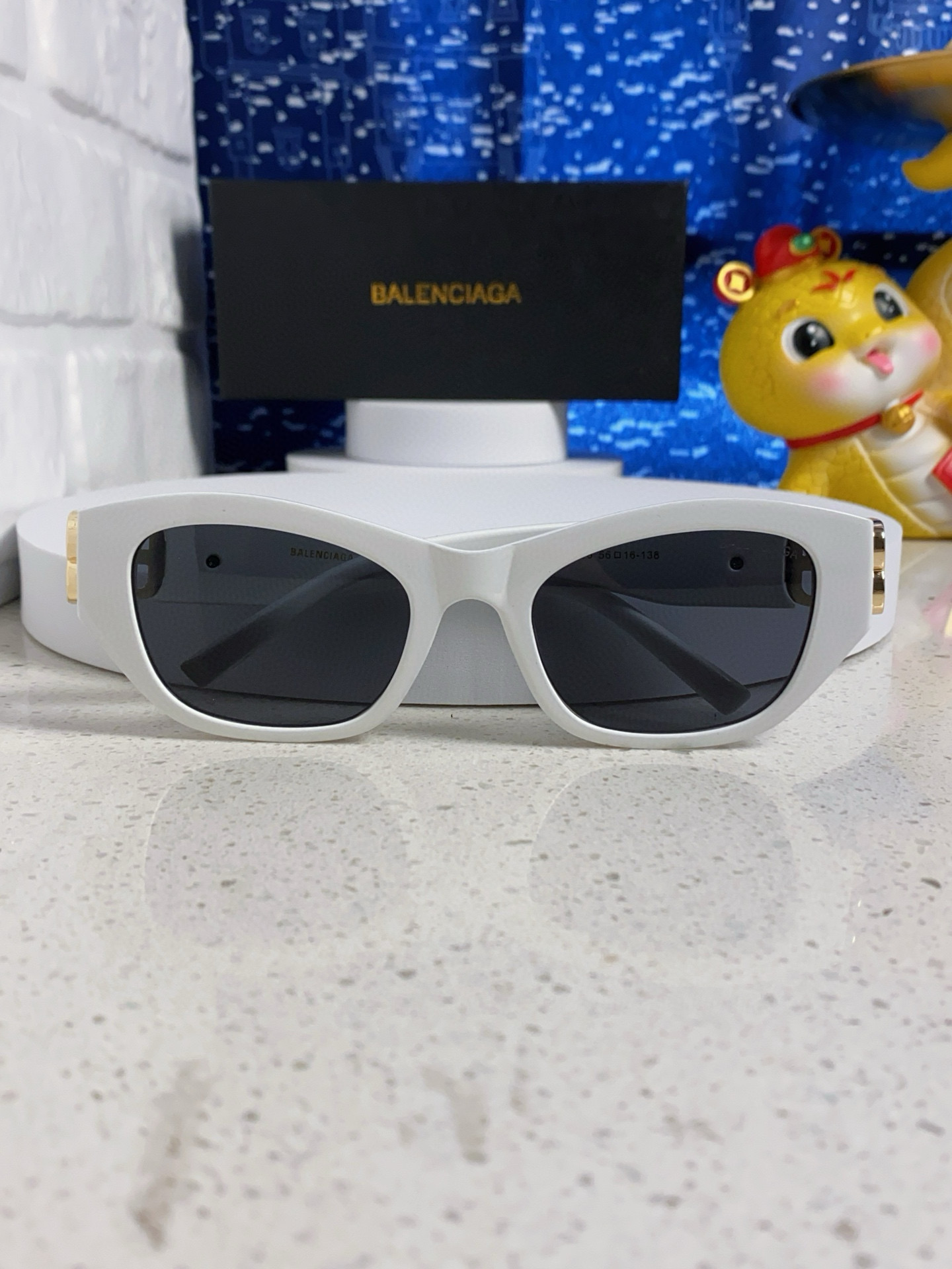 발렌시아가 선글라스