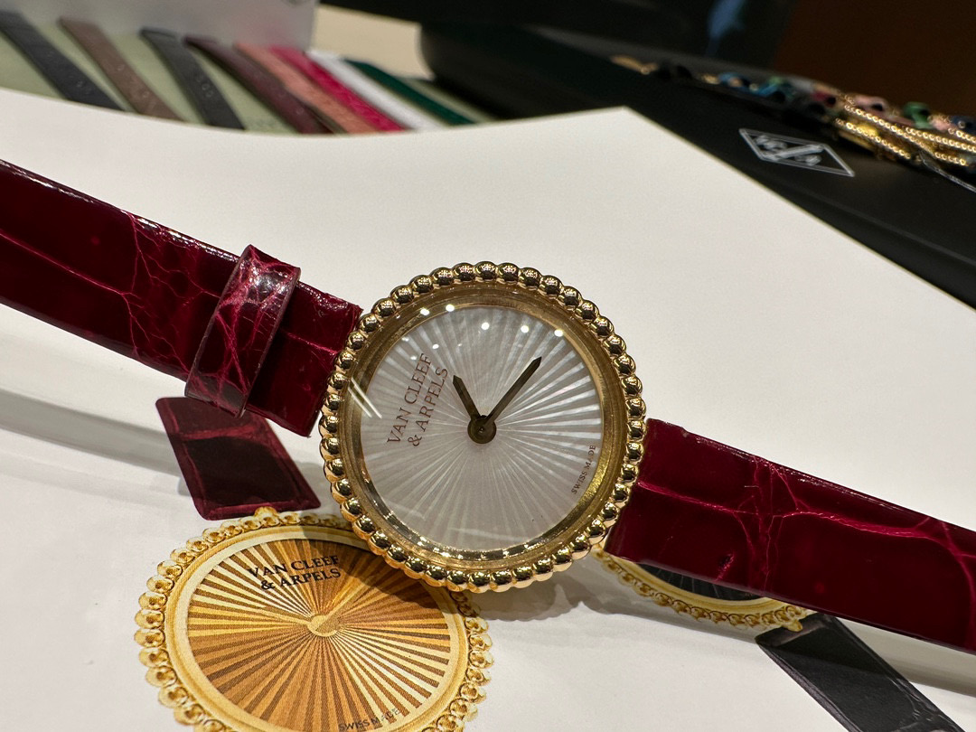 반클리프앤아펠 미러급 여자시계