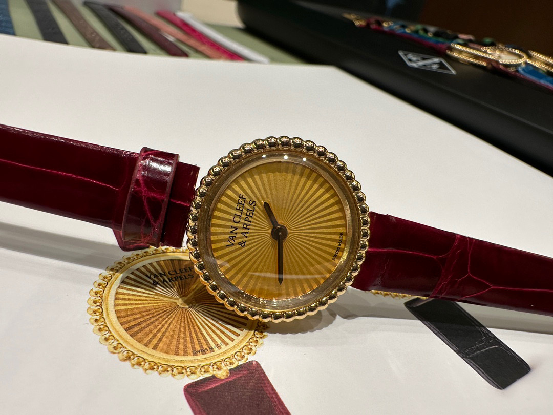 반클리프앤아펠 미러급 여자시계