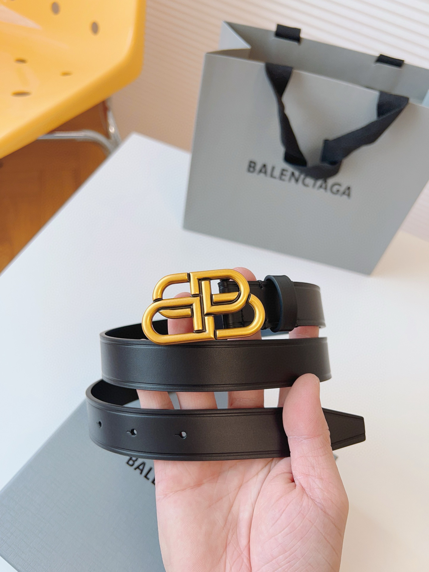 발렌시아가 남자 벨트