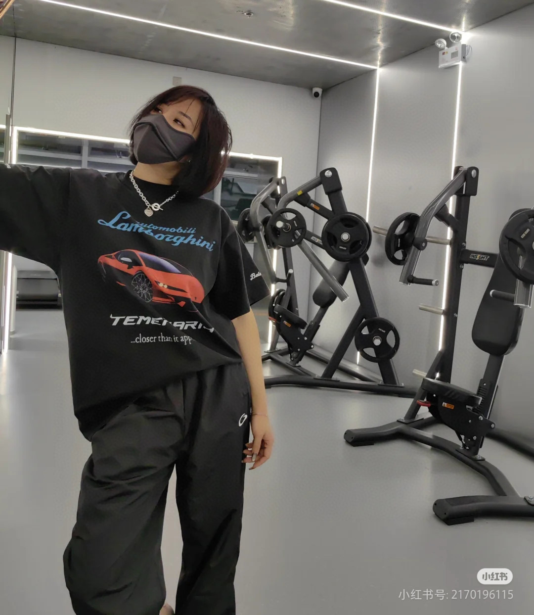 발렌시아가 남녀공용 반팔티