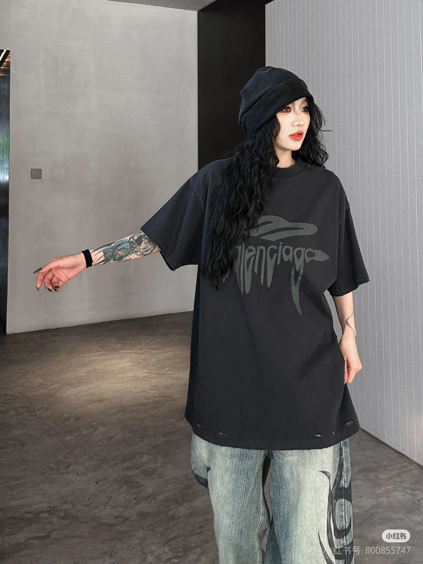 발렌시아가 남녀공용 반팔티