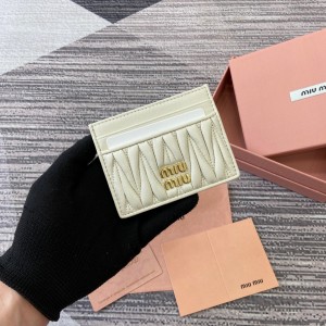 미우미우 5MC076 여자 카드지갑 머니클립