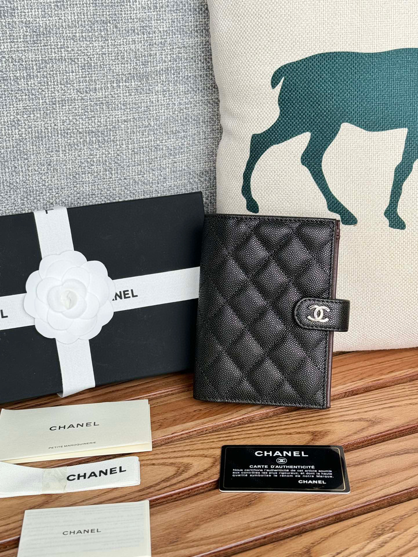 샤넬 AP3708/AP9116 여권지갑