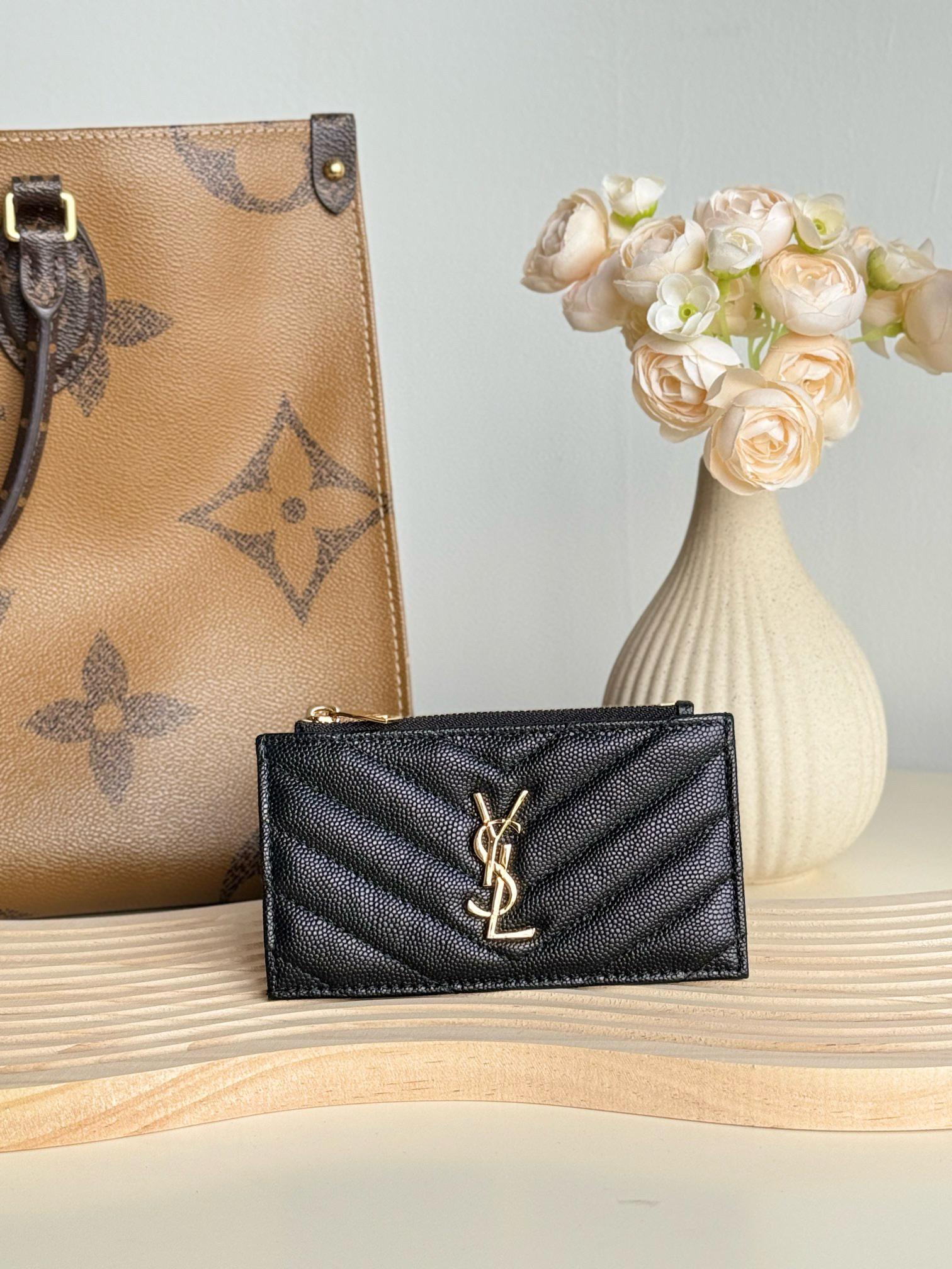 입생로랑 607915 카드지갑 머니클립