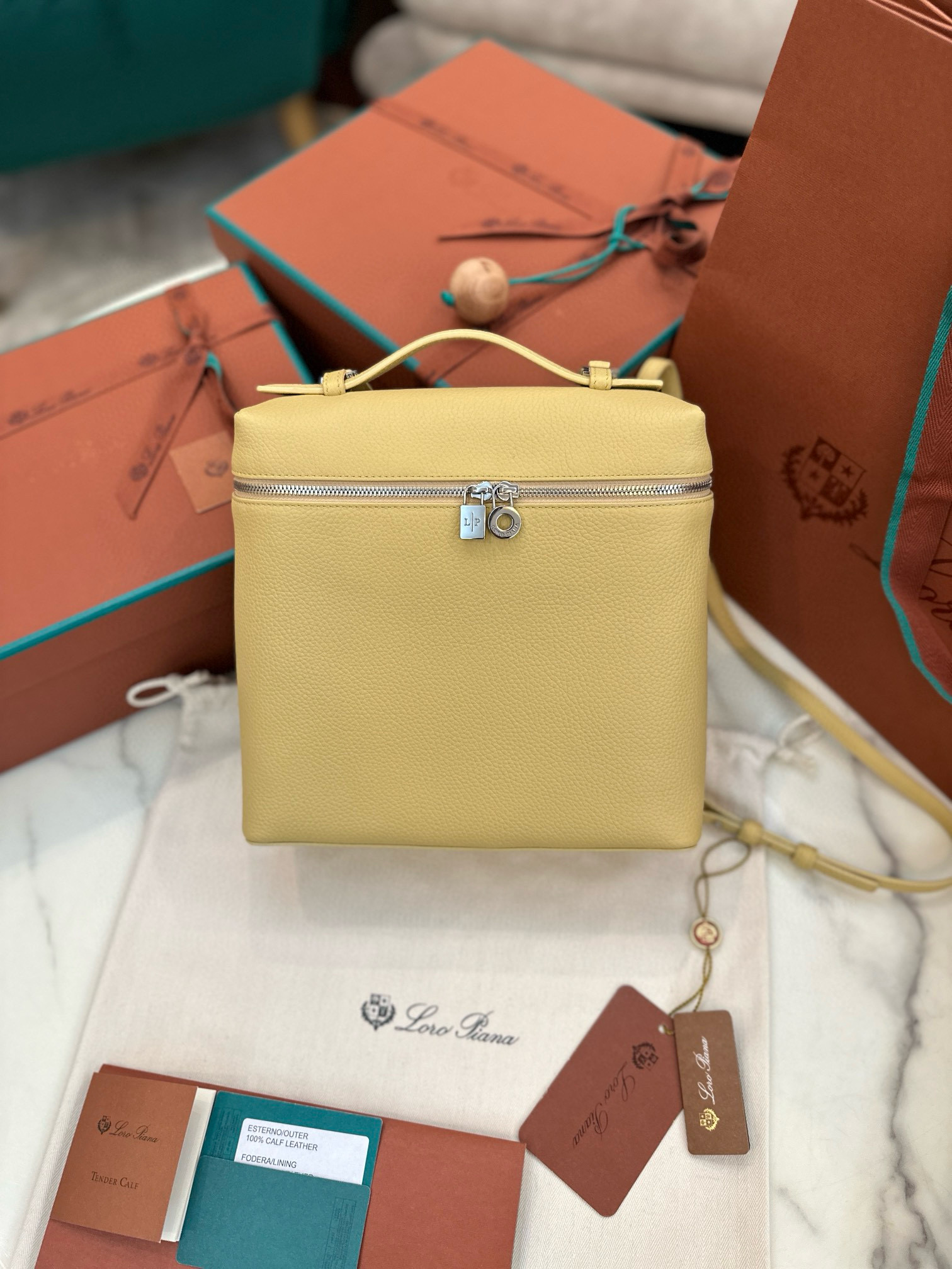 로로피아나 여자가방