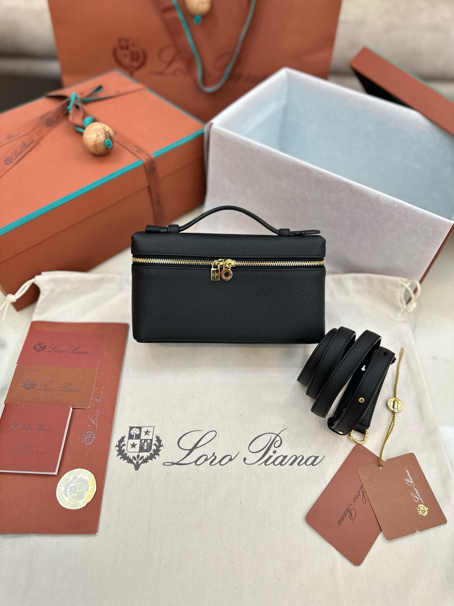 로로피아나 여자가방