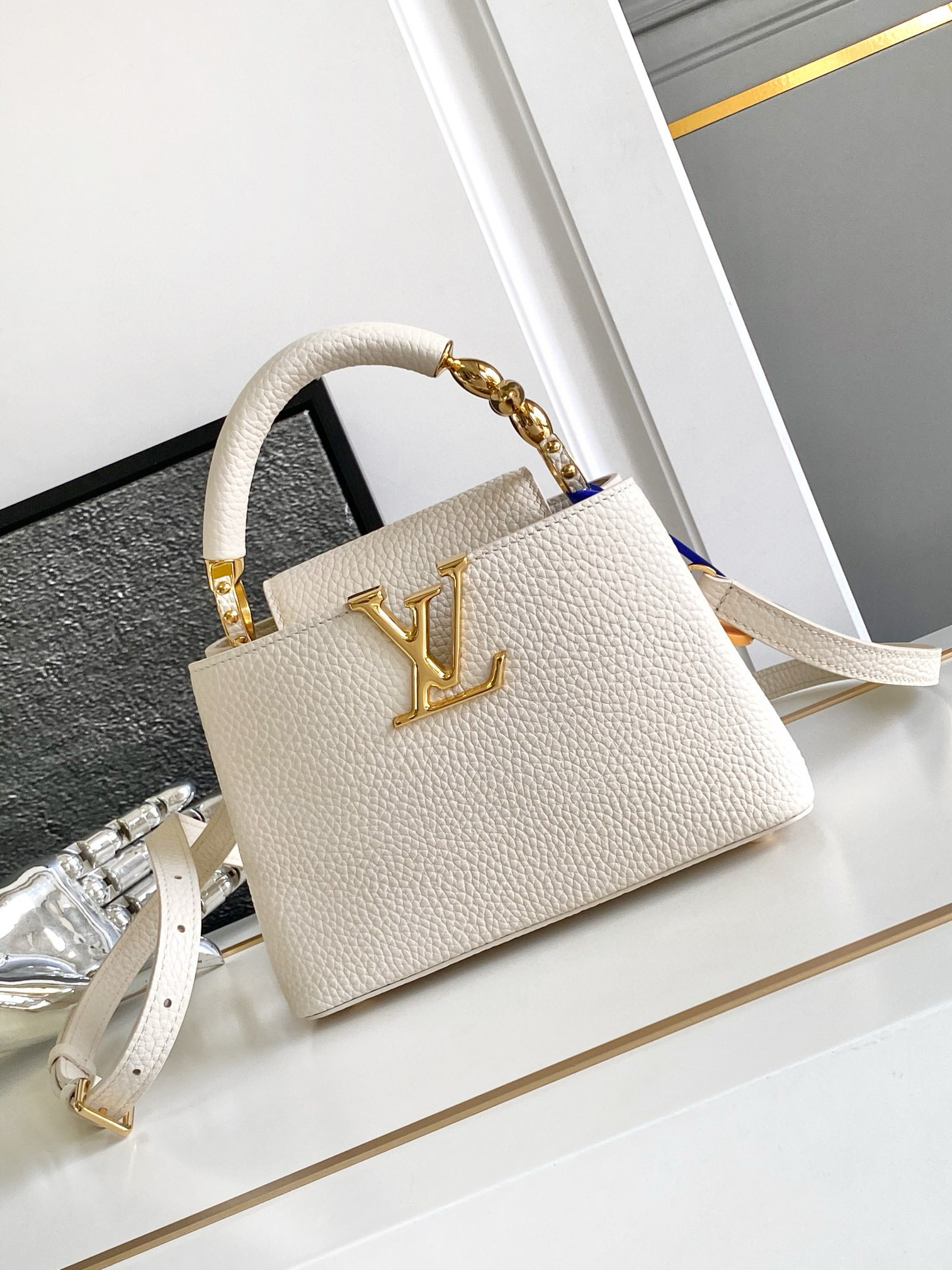 루이비통 M23943 여자가방