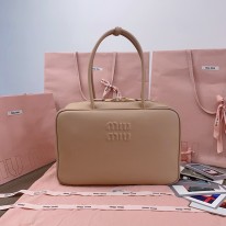 미우미우 5BB117 서류가방