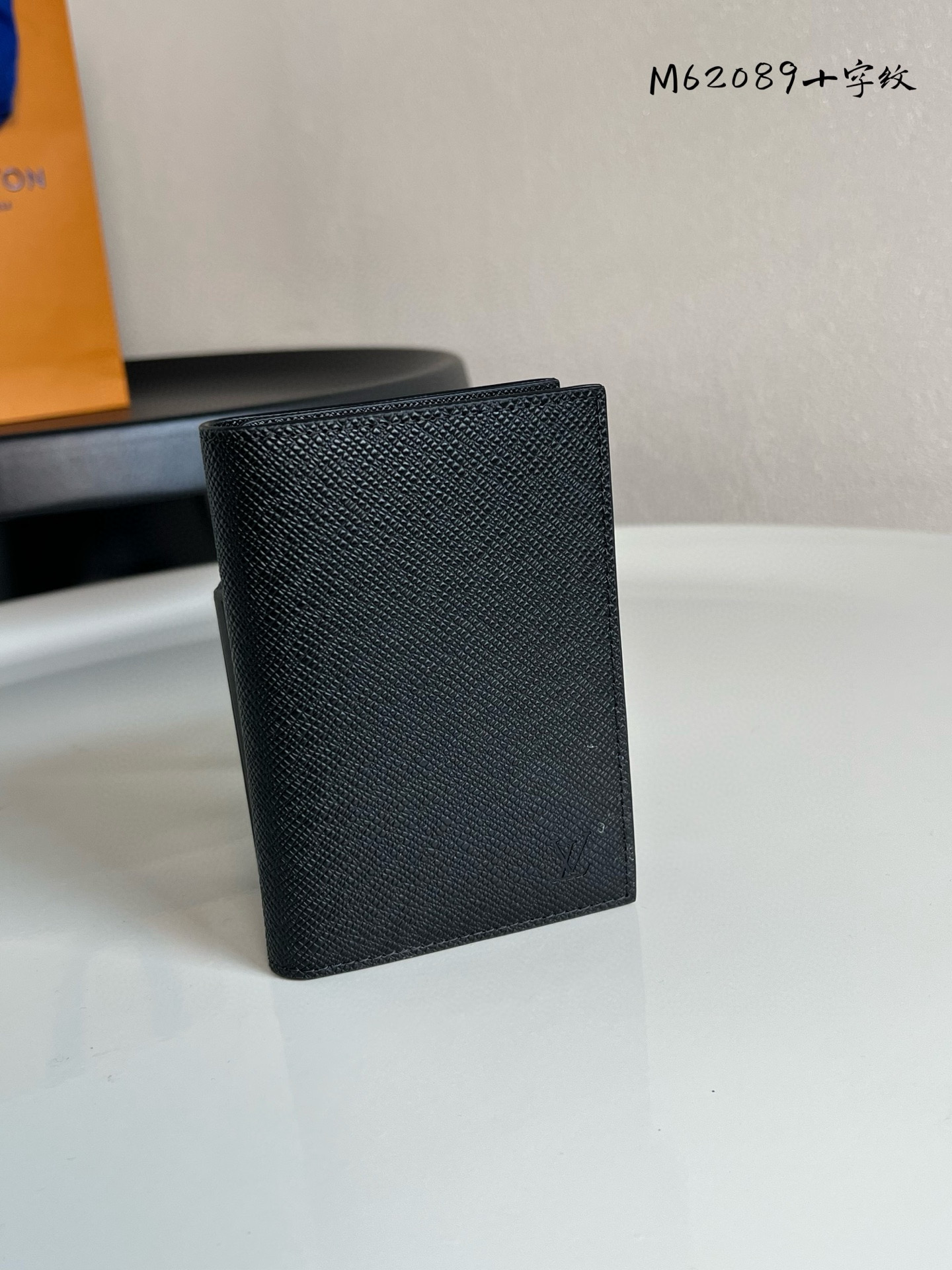 루이비통 M62089 여권지갑
