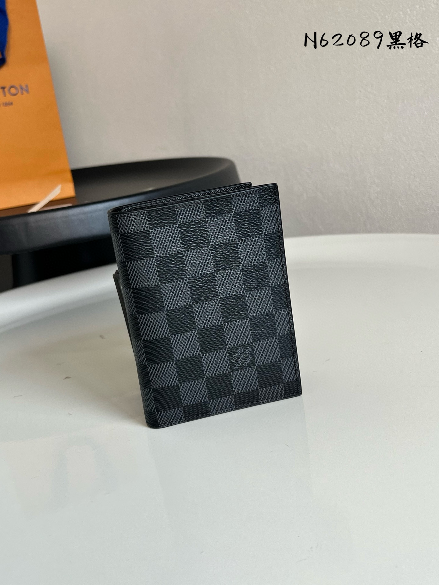 루이비통 M62089 여권지갑