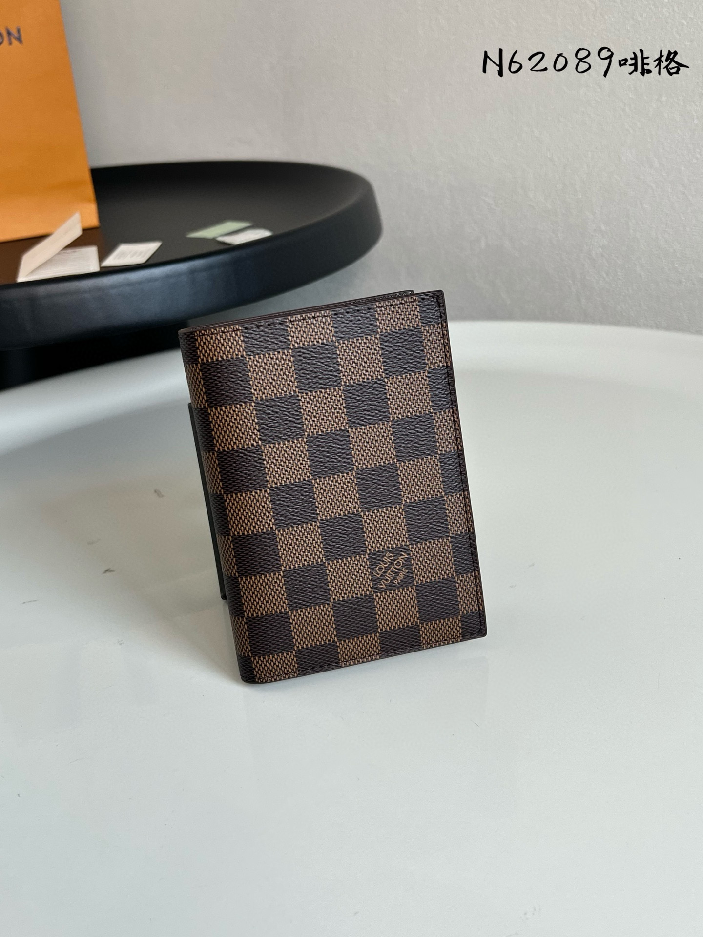 루이비통 M62089 여권지갑