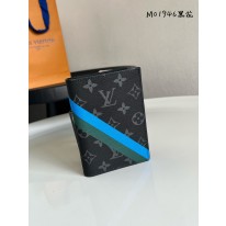 루이비통 M01946 여권지갑