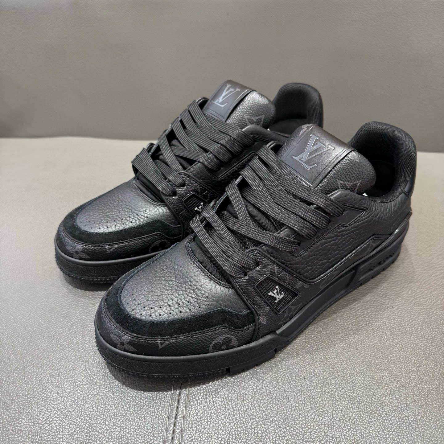 루이비통 트레이너 남자 신발 운동화 스니커즈