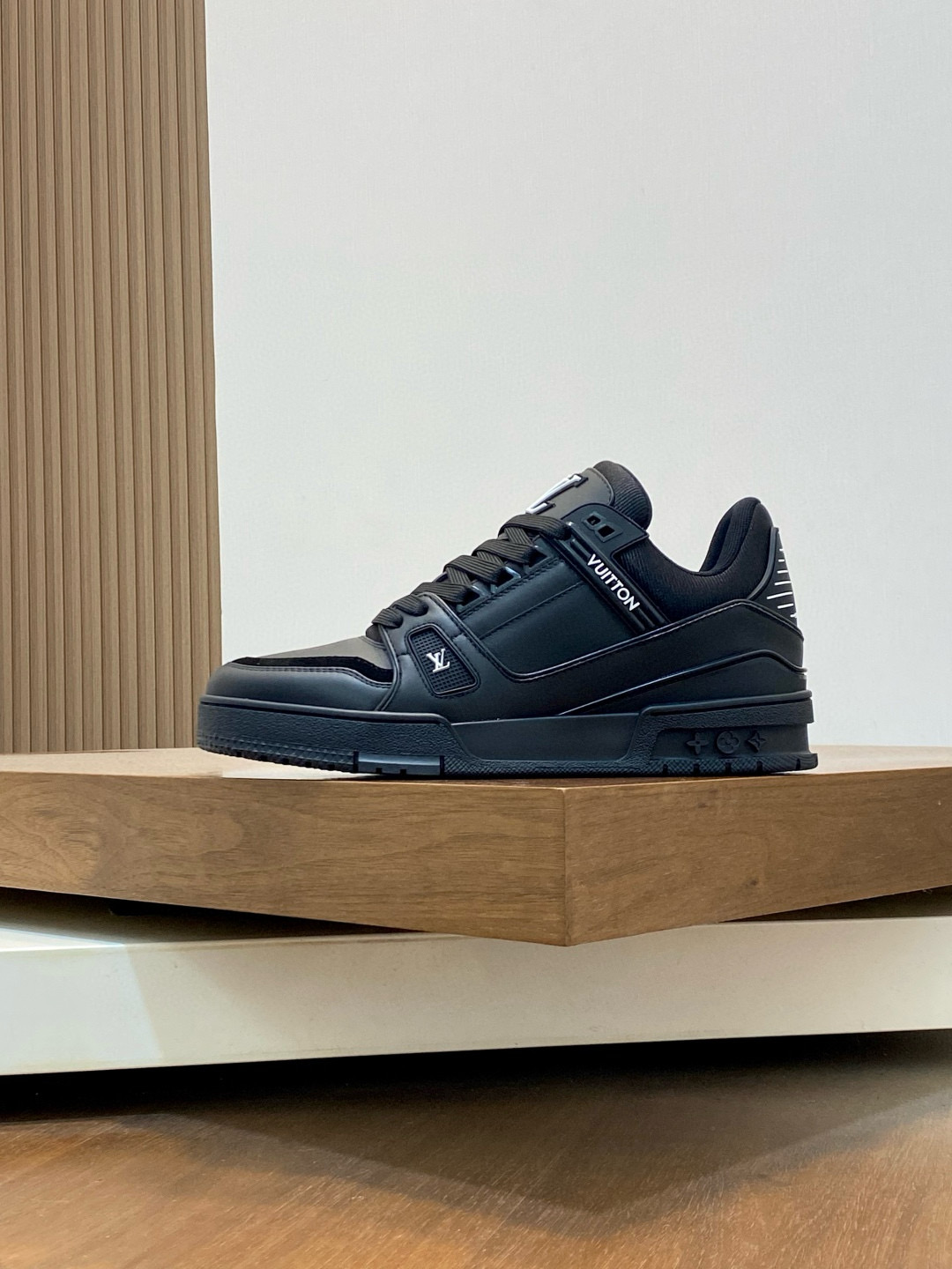 루이비통 트레이너 남자 신발 운동화 스니커즈