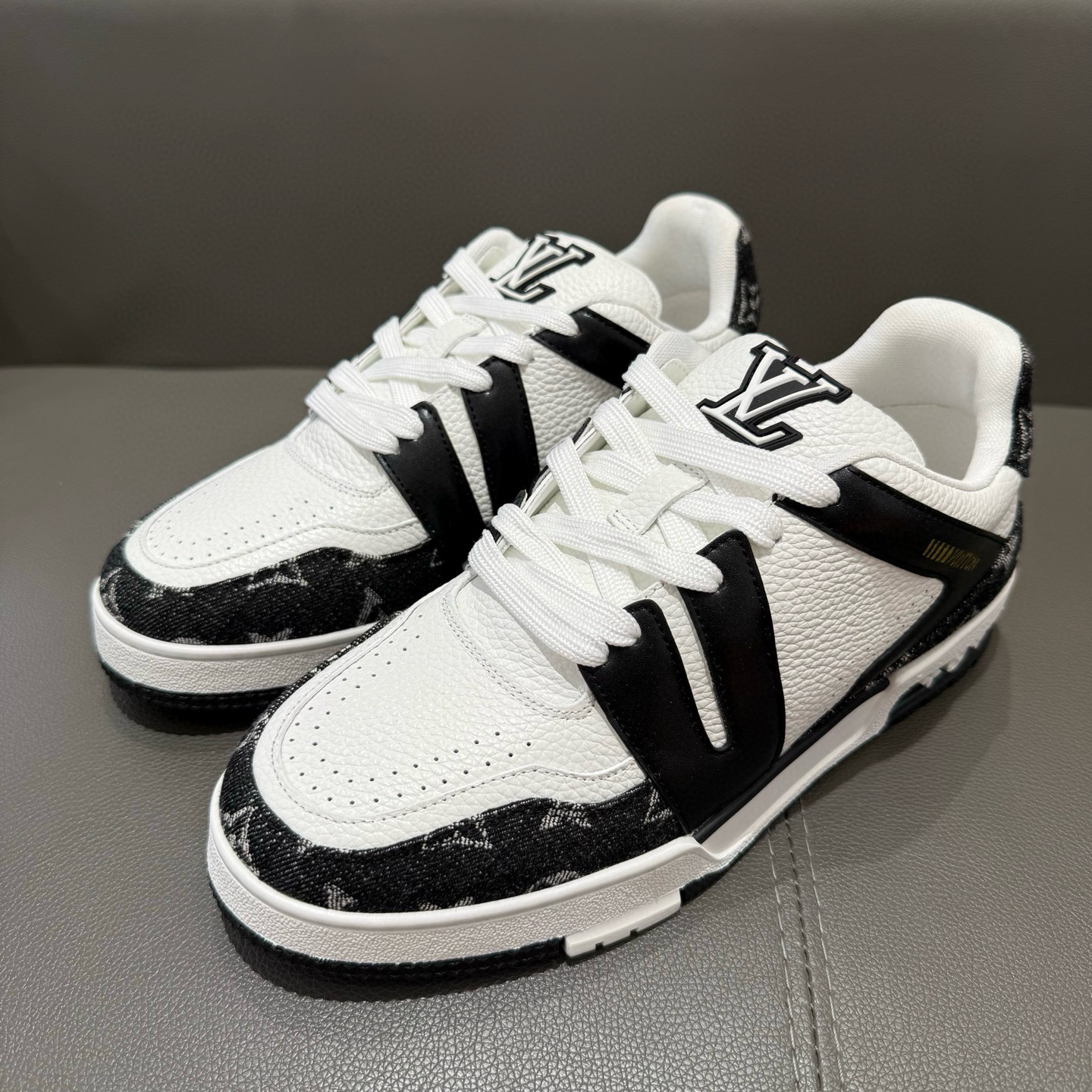 루이비통 트레이너 남자 신발 운동화 스니커즈