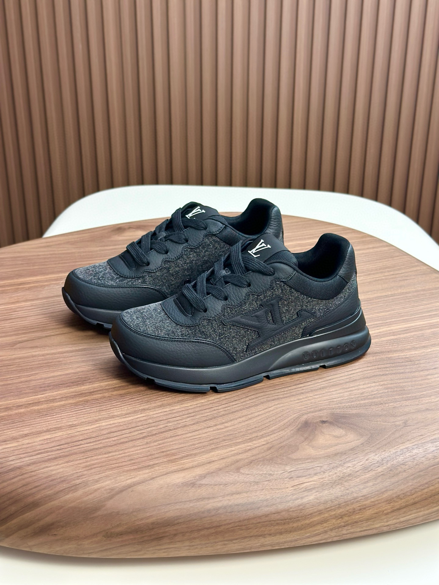 루이비통 트레이너 남자 신발 운동화 스니커즈