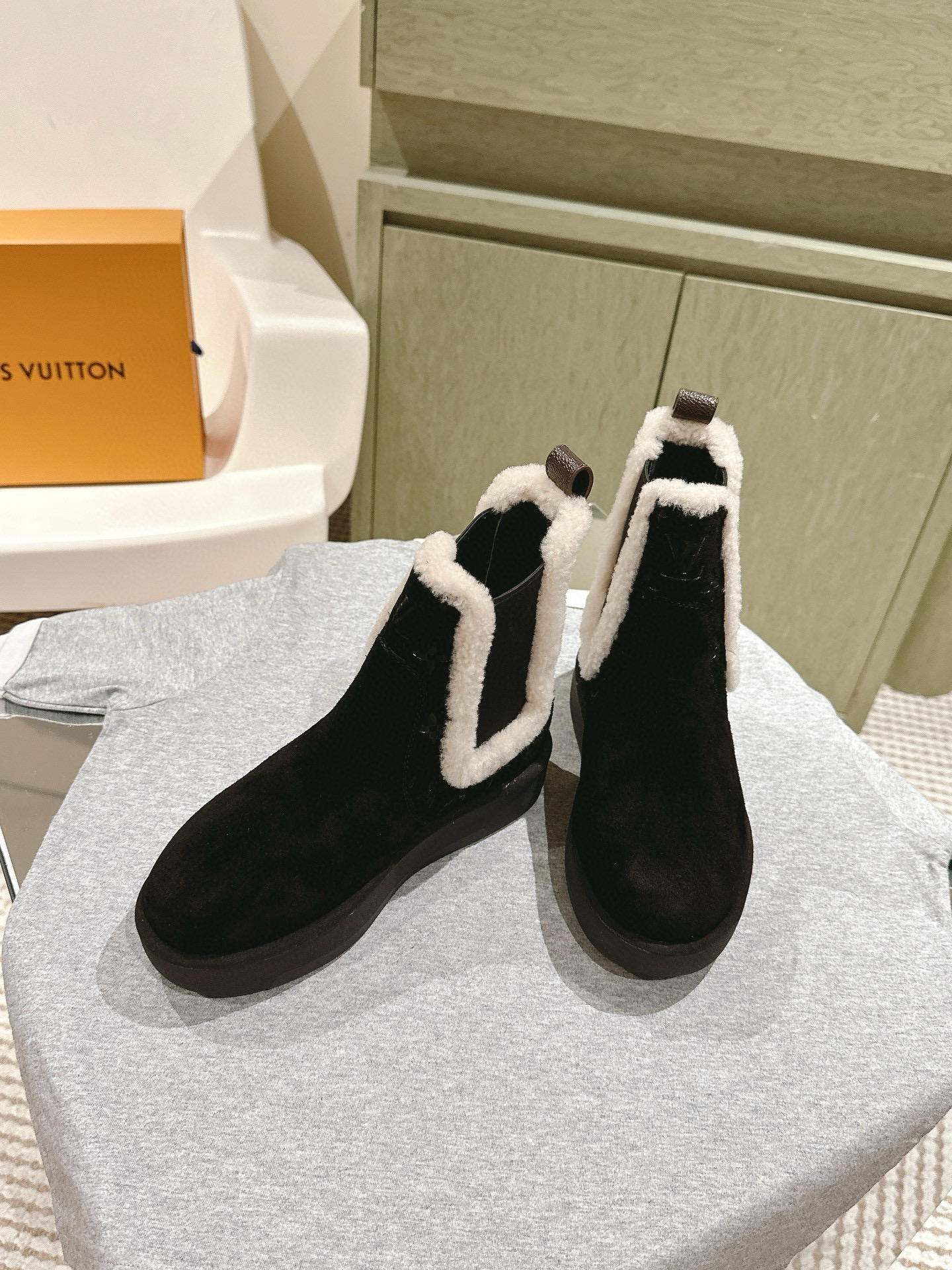 루이비통 4CM 여자 부츠